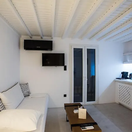 Cloe * Mykonos Town